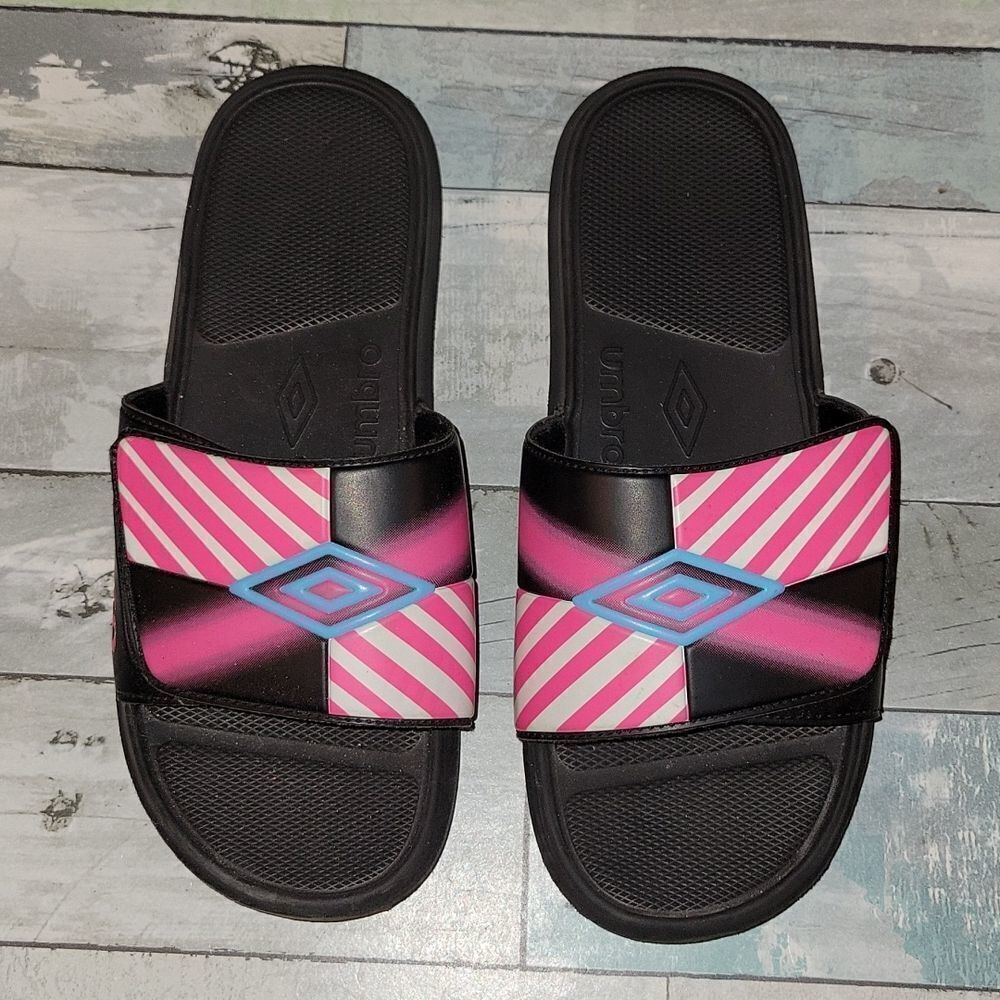 Umbro Slides size 6